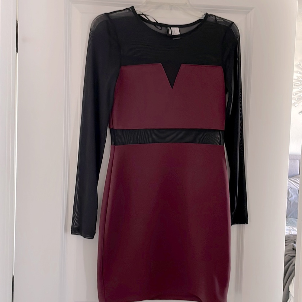 Women’s Size 6 dress NEW EXCELLENT CONDITION size Small/6
